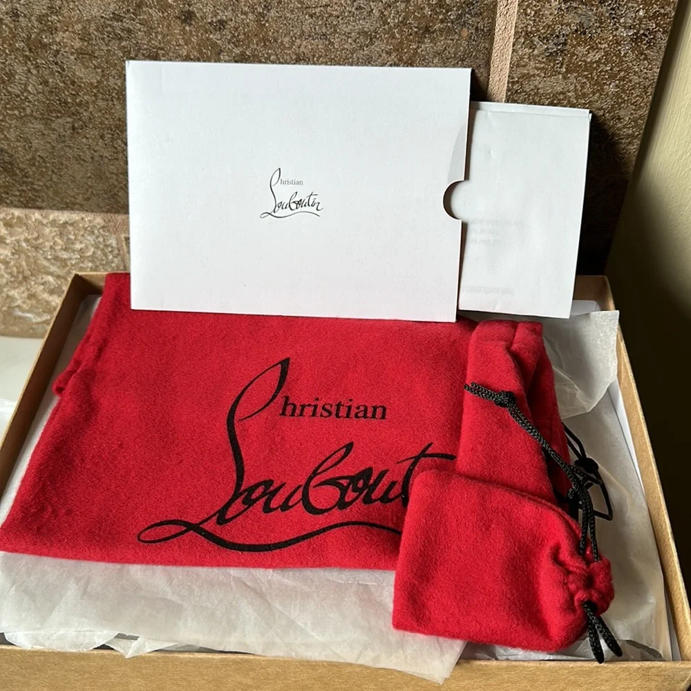 Brand new Authentic Kate 100 Christian Louboutin - Picture 2 of 7